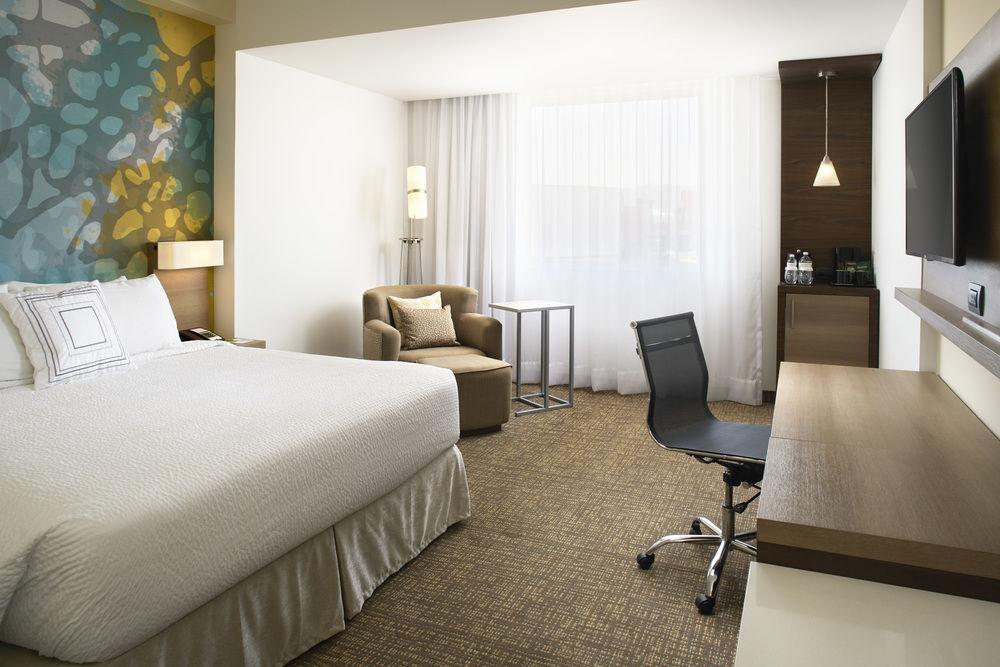 Courtyard By Marriott Hermosillo Exterior photo