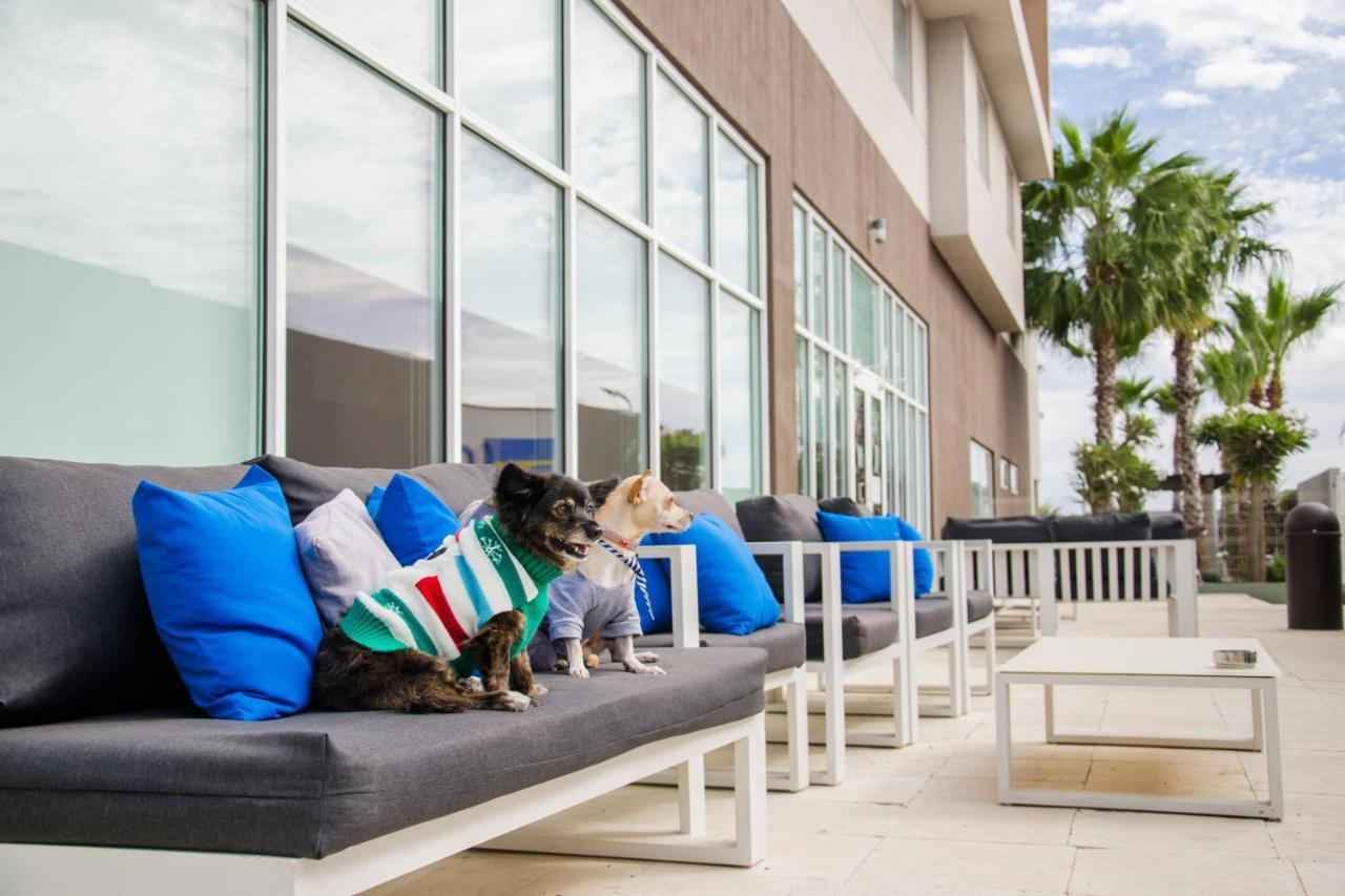 Courtyard By Marriott Hermosillo Hotel Exterior photo