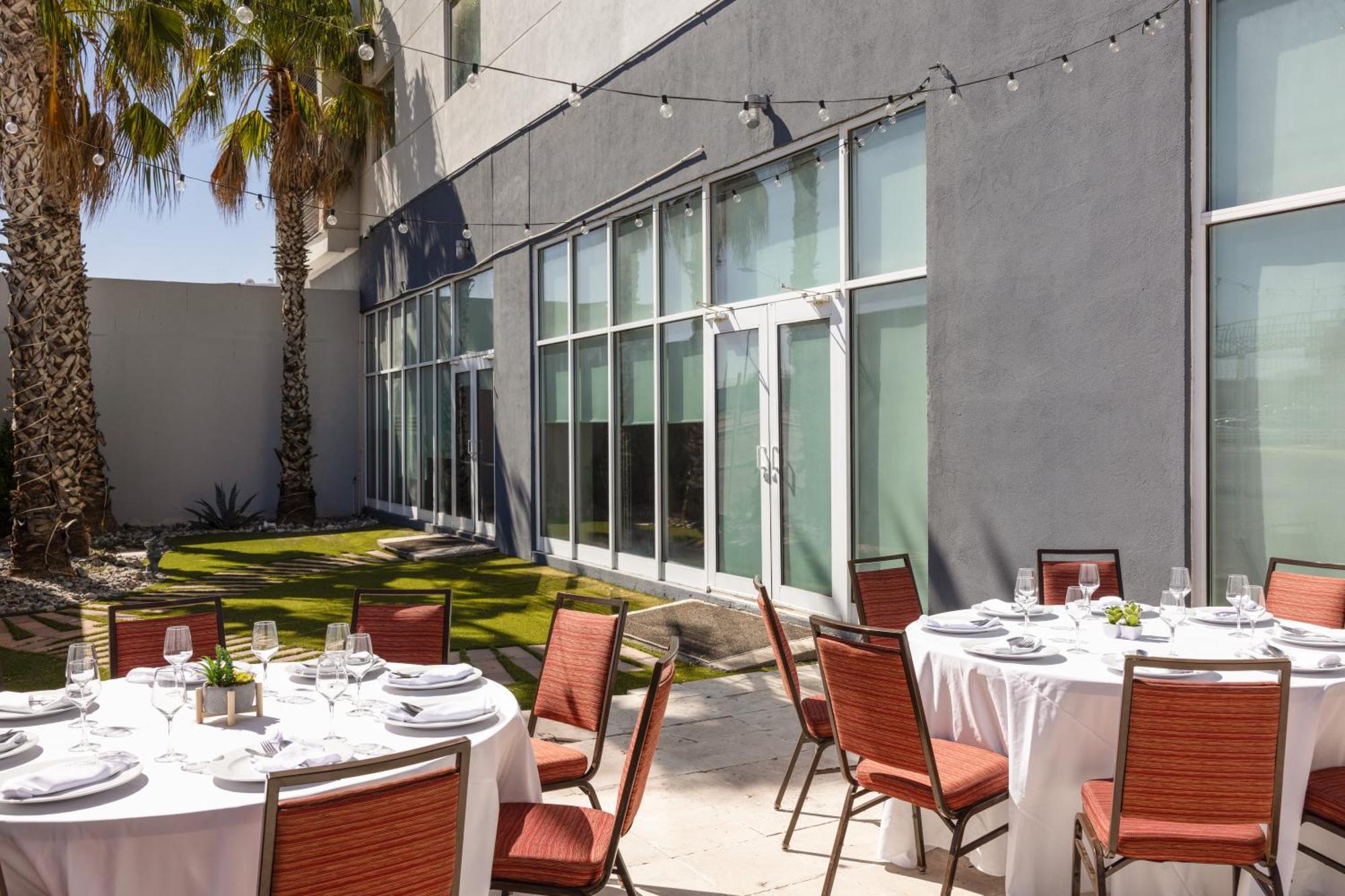 Courtyard By Marriott Hermosillo Hotel Exterior photo