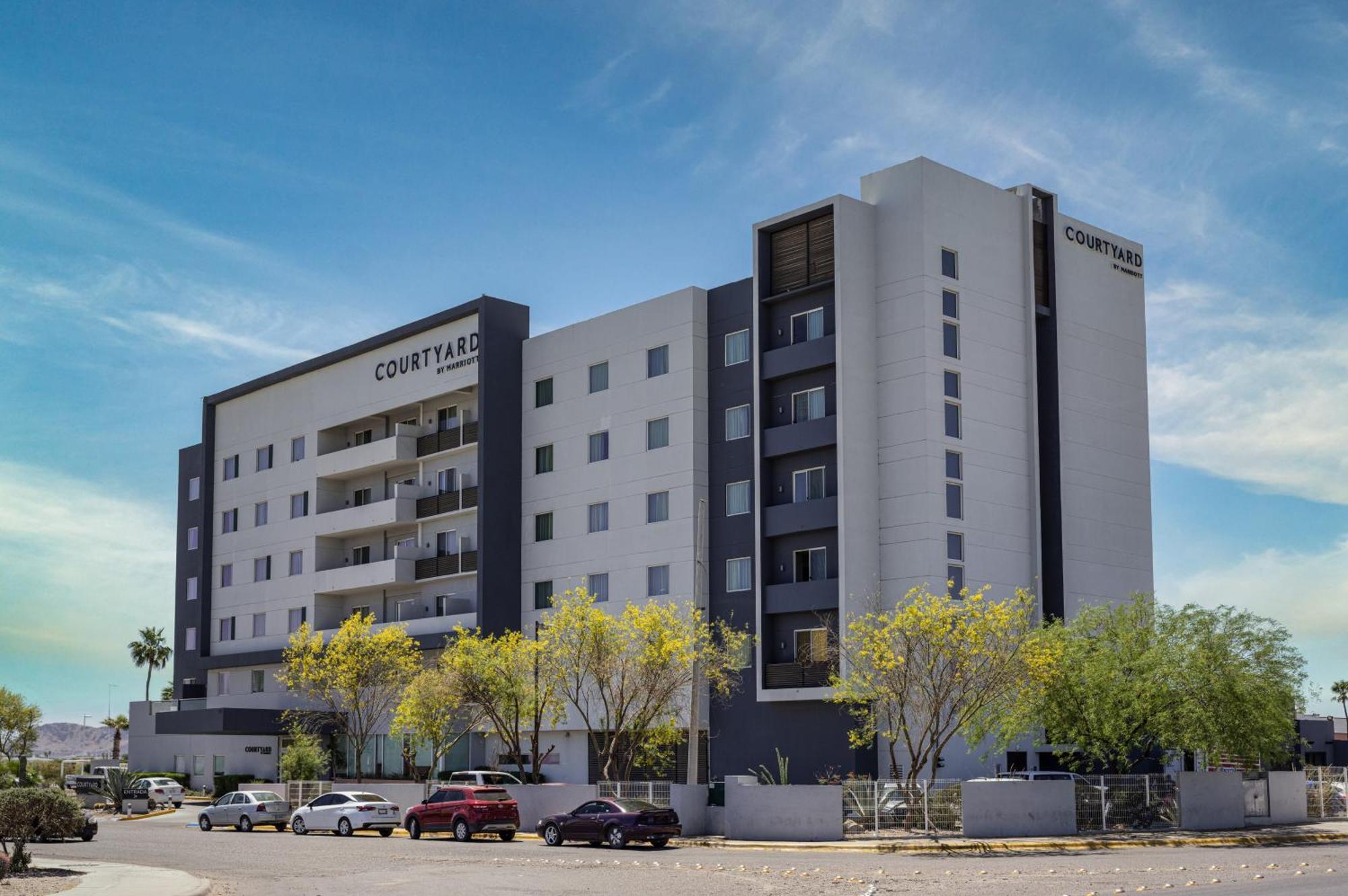 Courtyard By Marriott Hermosillo Hotel Exterior photo