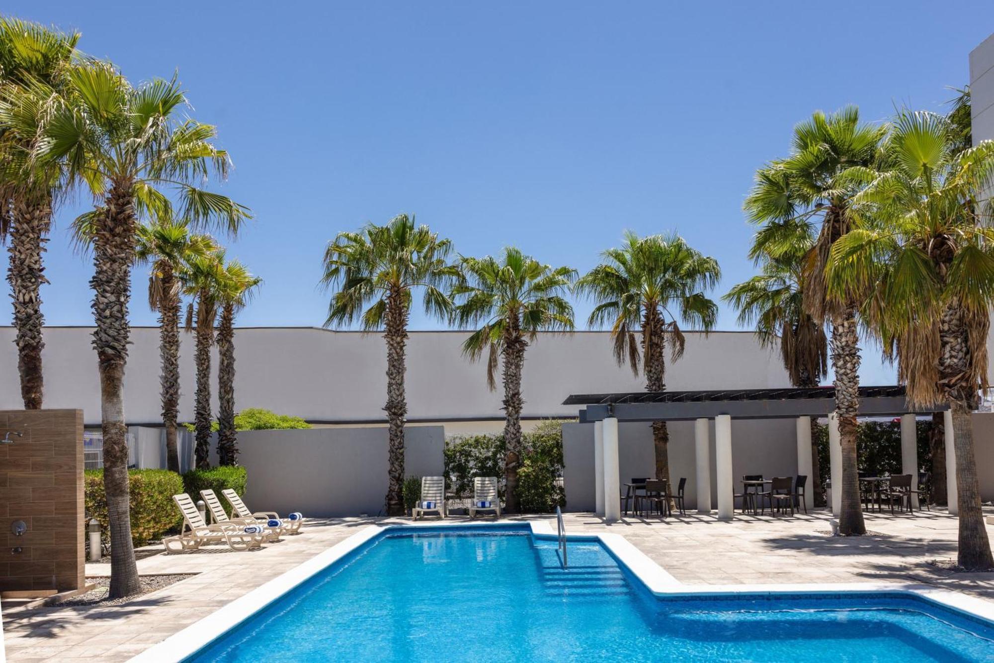 Courtyard By Marriott Hermosillo Hotel Exterior photo